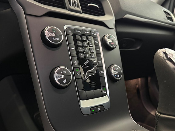 Volvo V40 18 of 24