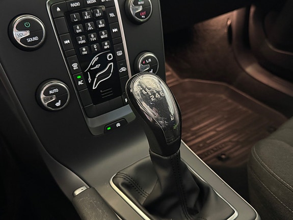 Volvo V40 19 of 24