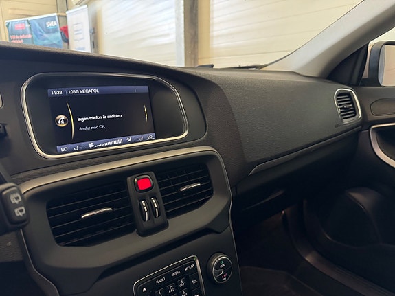Volvo V40 14 of 24