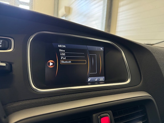 Volvo V40 16 of 24