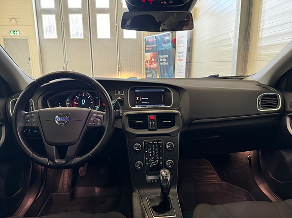 Volvo V40 9 of 24