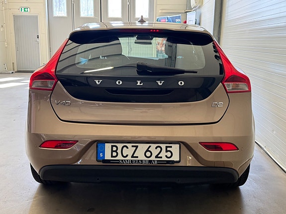 Volvo V40 6 of 24