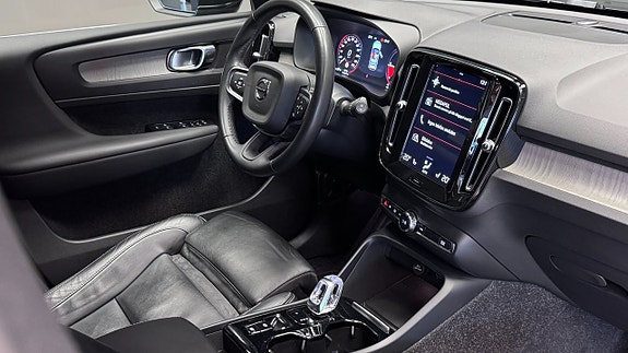Volvo XC40 7 of 18