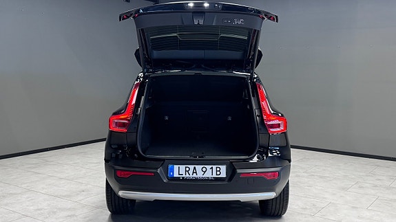 Volvo XC40 11 of 18