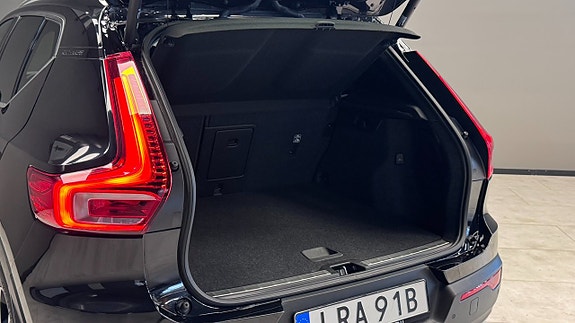 Volvo XC40 12 of 18
