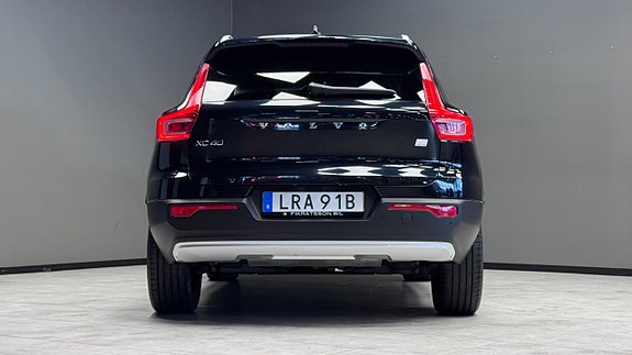 Volvo XC40 17 of 18
