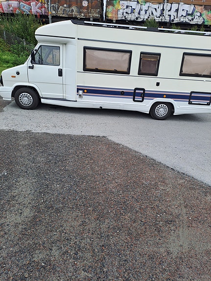 Peugeot Bustner T620 2 of 13