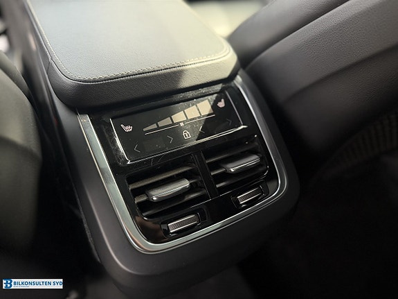 Volvo XC90 19 of 27