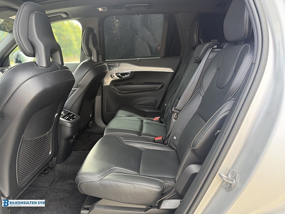 Volvo XC90 8 of 27