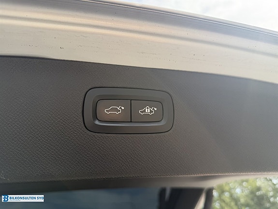 Volvo XC90 22 of 27