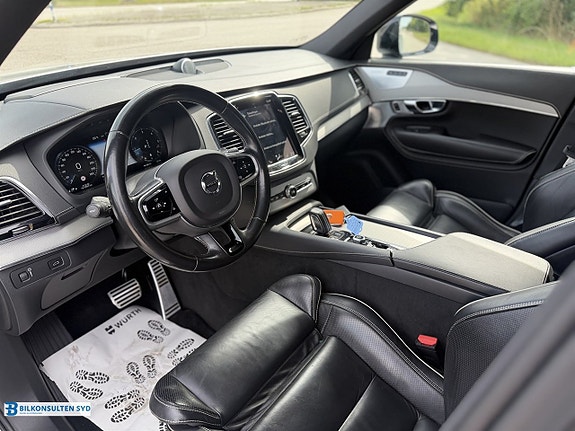 Volvo XC90 5 of 27