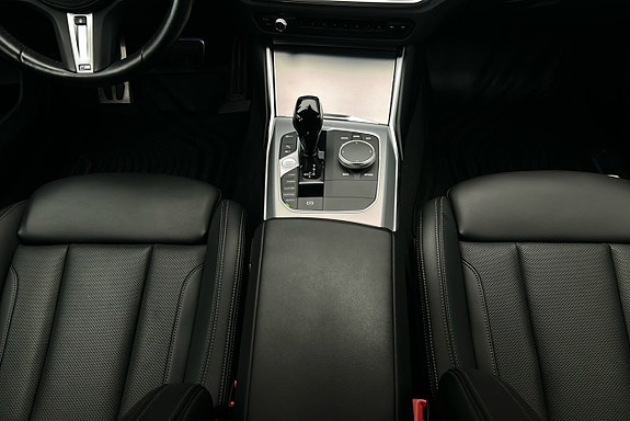 BMW 330e 9 of 26