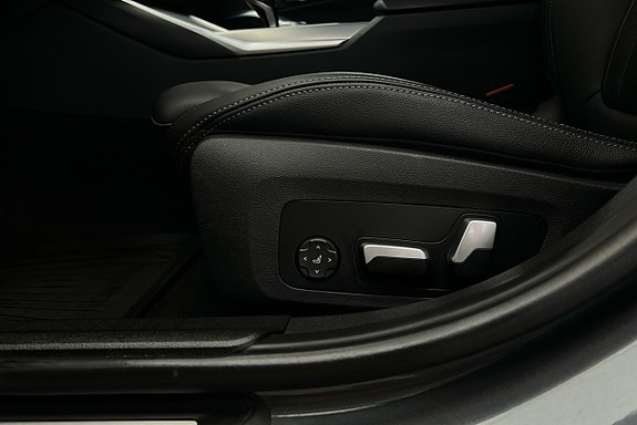 BMW 330e 15 of 26