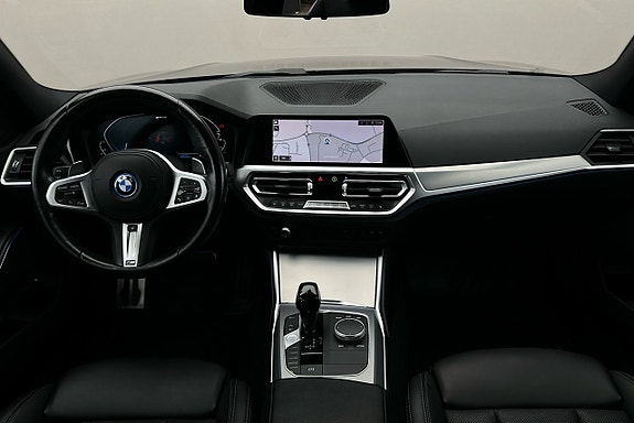BMW 330e 6 of 26