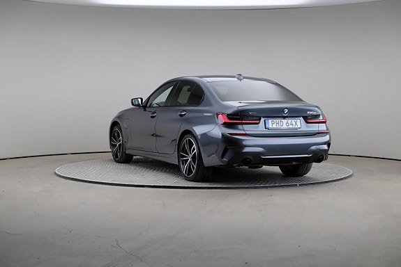 BMW 330e 2 of 26