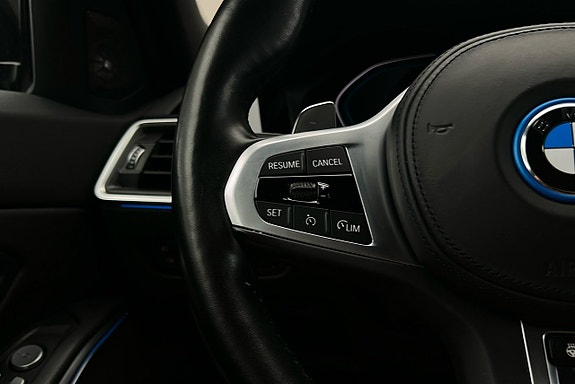 BMW 330e 22 of 26