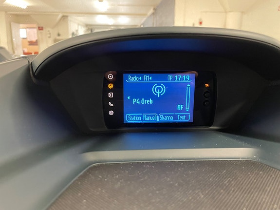 Ford C-Max 21 of 26