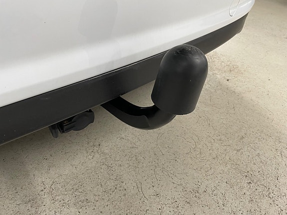 Ford C-Max 8 of 26