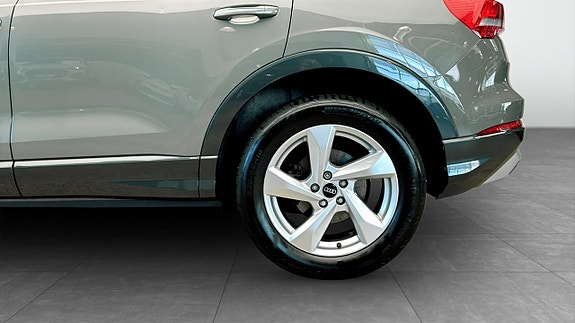 Audi Q3 6 of 12
