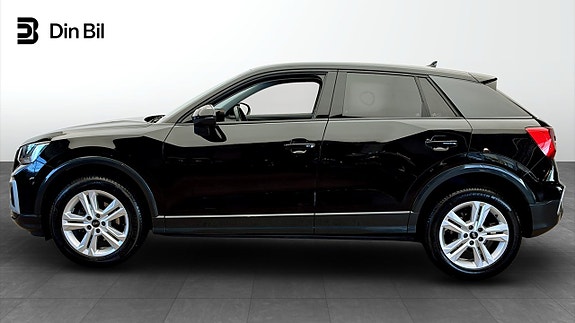 Audi Q2 2 of 12