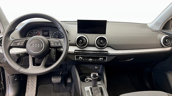 Audi Q2 10 of 12