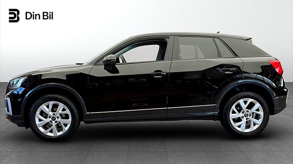 Audi Q2 2 of 12
