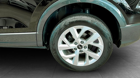 Audi Q2 6 of 12