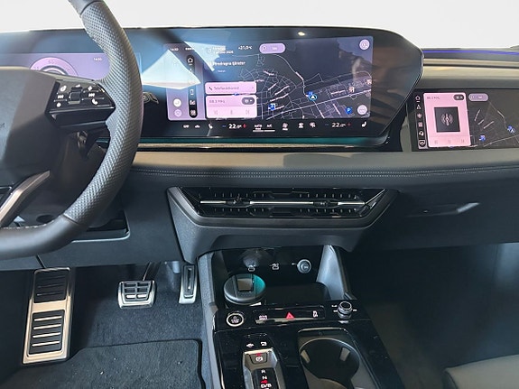 Audi Q6 e-tron 11 of 15