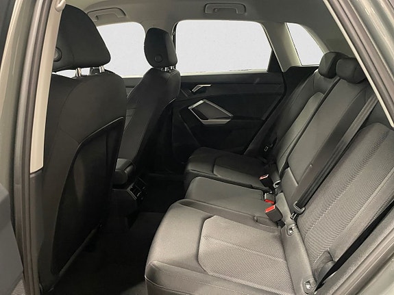 Audi Q3 7 of 8