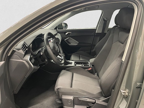Audi Q3 5 of 8