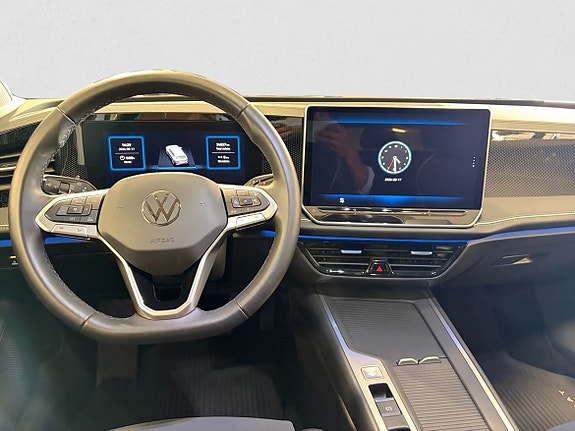 Volkswagen Passat 9 of 15