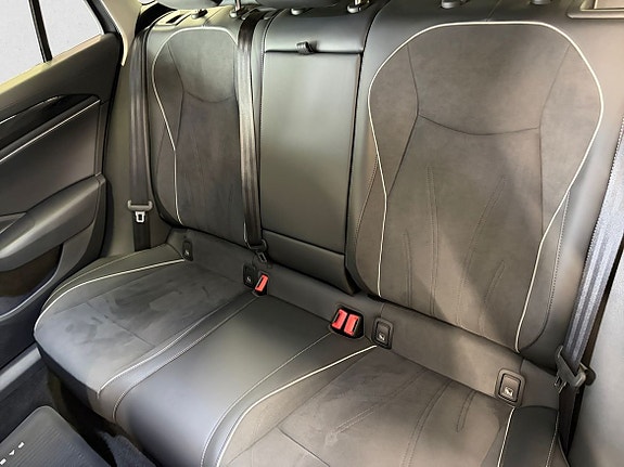 Volkswagen Passat 10 of 15