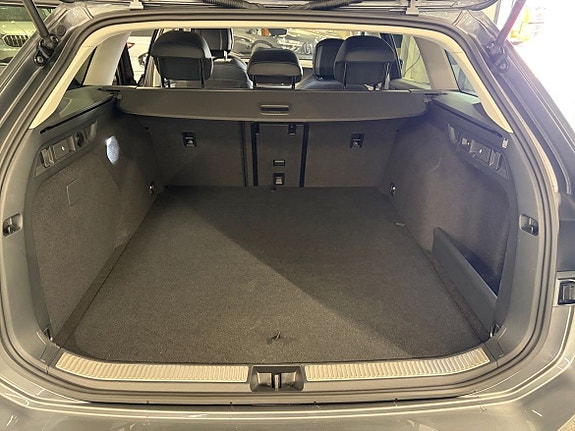 Volkswagen Passat 11 of 15