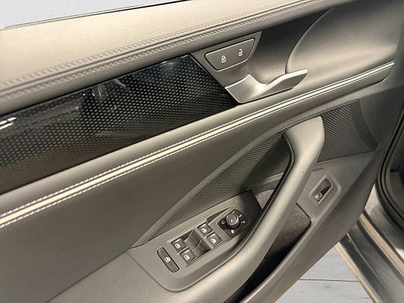 Volkswagen Passat 8 of 15