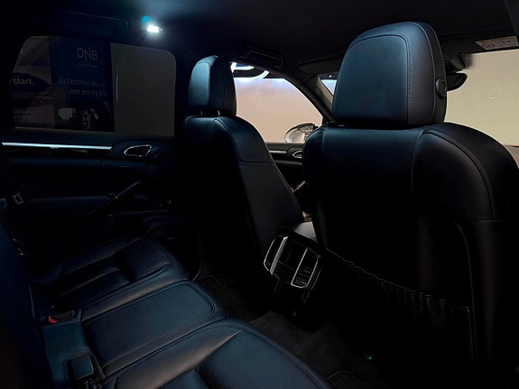 Porsche Cayenne 23 of 24
