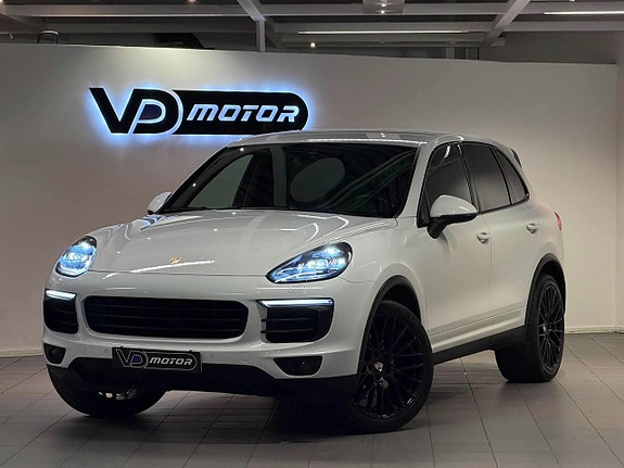 Porsche Cayenne 11 of 24