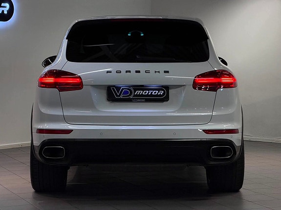 Porsche Cayenne 7 of 24