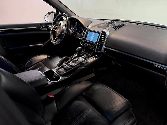 Porsche Cayenne 22 of 24