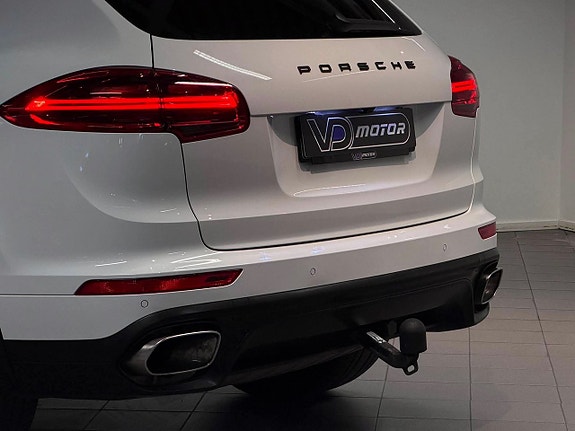 Porsche Cayenne 10 of 24