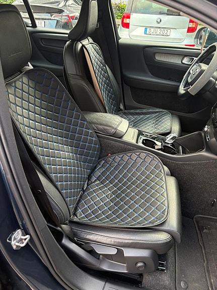 Volvo XC40 6 of 10
