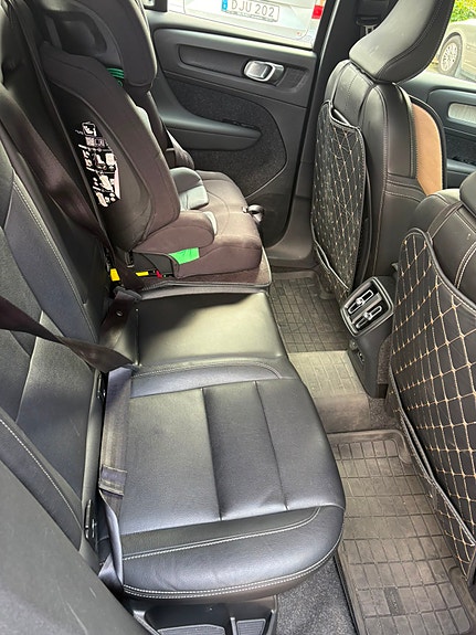Volvo XC40 8 of 10