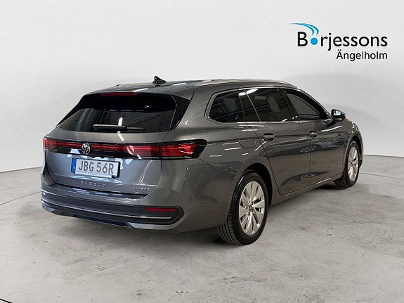 Volkswagen Passat 3 of 14