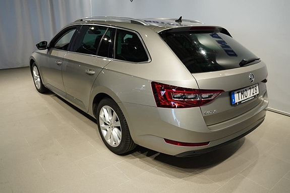 Skoda Superb 3 of 13