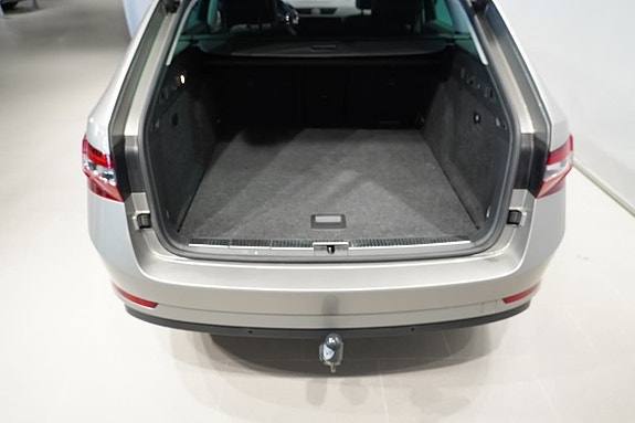 Skoda Superb 8 of 13