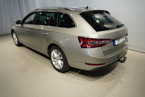 Skoda Superb 10 of 13