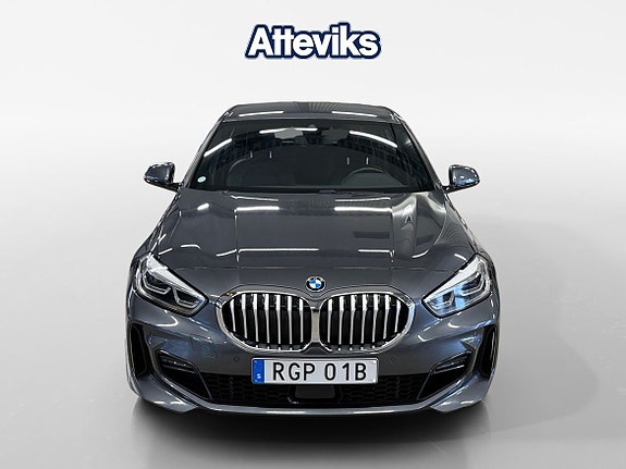 BMW 118i 8 of 15