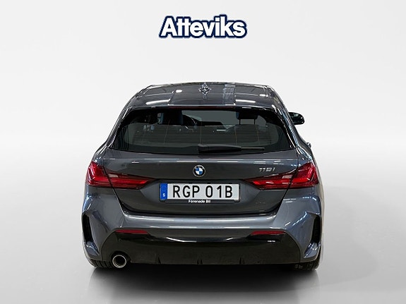 BMW 118i 4 of 15