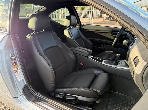 BMW 320d 3 of 14