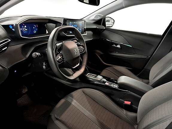 Peugeot e-208 5 of 15