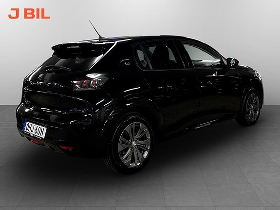 Peugeot e-208 3 of 15
